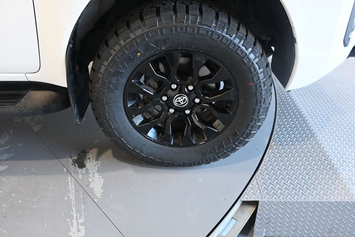 2023 Toyota Hilux SR GUN126R