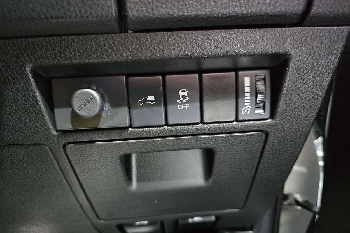 2024 Isuzu D-MAX X-TERRAIN 4X4