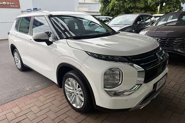2022 Mitsubishi Outlander LS ZM