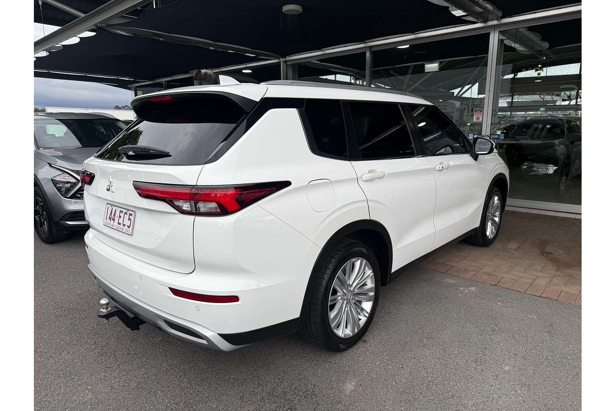 2022 Mitsubishi Outlander LS ZM