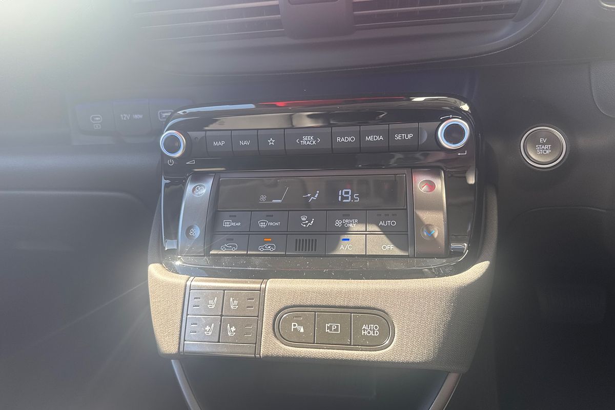 2025 Hyundai INSTER Cross AX.V1