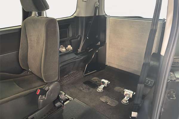 2011 Toyota NOAH WELCAB ZRR70