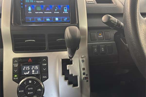 2011 Toyota NOAH WELCAB ZRR70