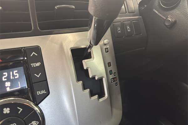 2011 Toyota NOAH WELCAB ZRR70