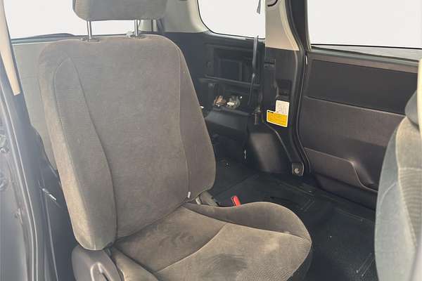 2011 Toyota NOAH WELCAB ZRR70