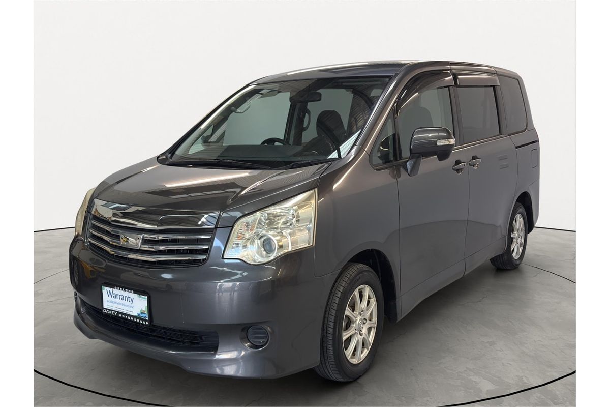 2011 Toyota NOAH WELCAB ZRR70