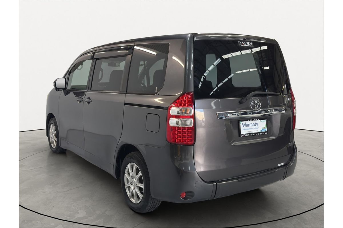 2011 Toyota NOAH WELCAB ZRR70