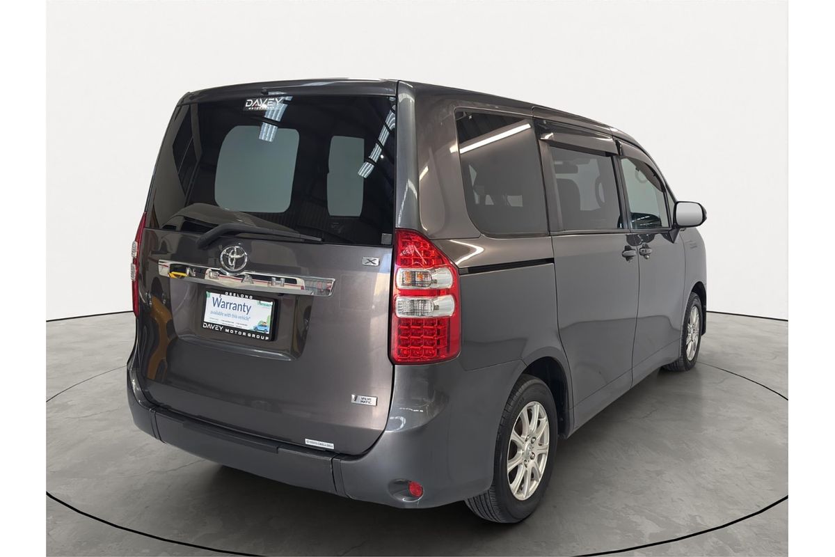 2011 Toyota NOAH WELCAB ZRR70