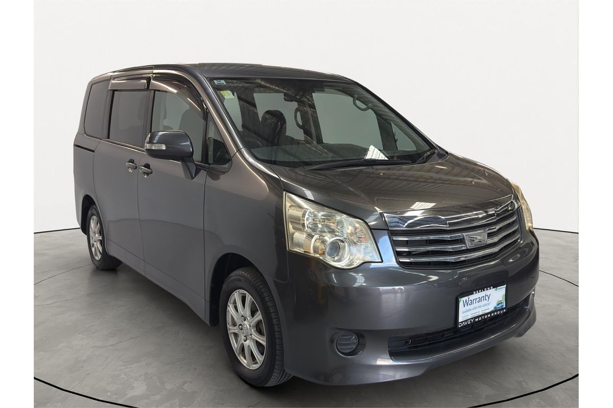 2011 Toyota NOAH WELCAB ZRR70
