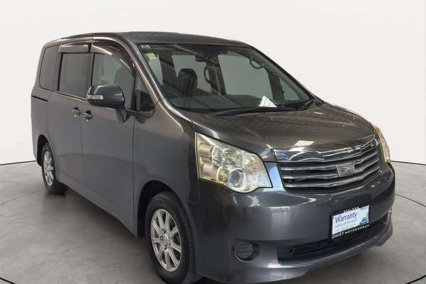 2011 Toyota NOAH WELCAB ZRR70