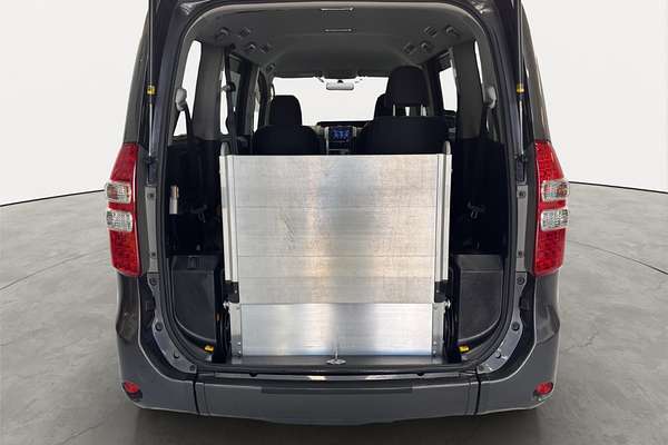 2011 Toyota NOAH WELCAB ZRR70