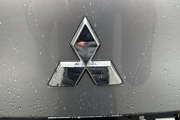 2022 Mitsubishi Outlander Exceed ZM