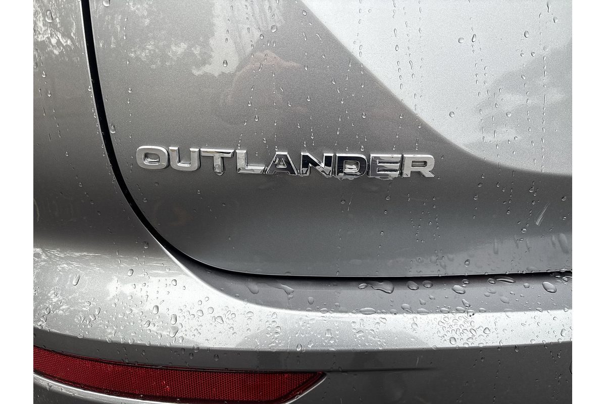 2022 Mitsubishi Outlander Exceed ZM