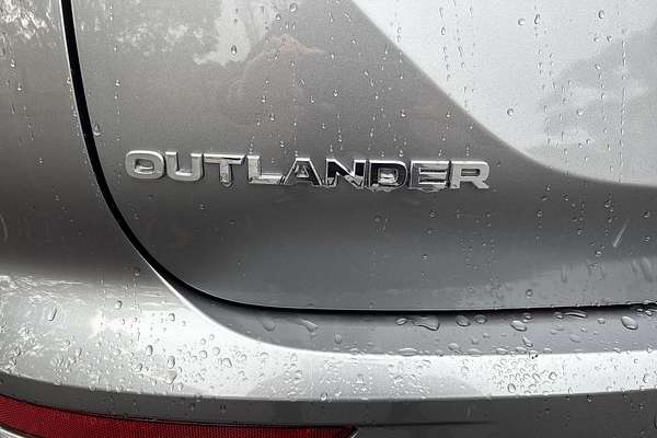 2022 Mitsubishi Outlander Exceed ZM