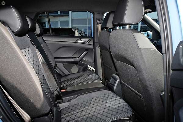 2025 Volkswagen T-Cross 85TSI R-Line D31