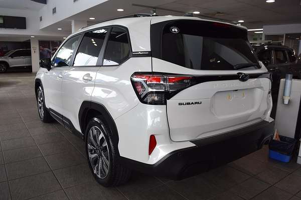 2025 Subaru Forester Hybrid Touring S6