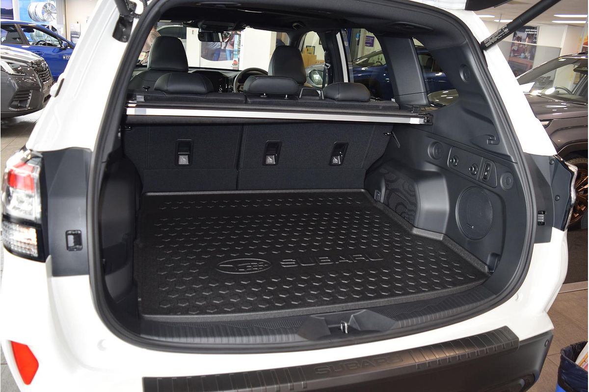 2025 Subaru Forester Hybrid Touring S6