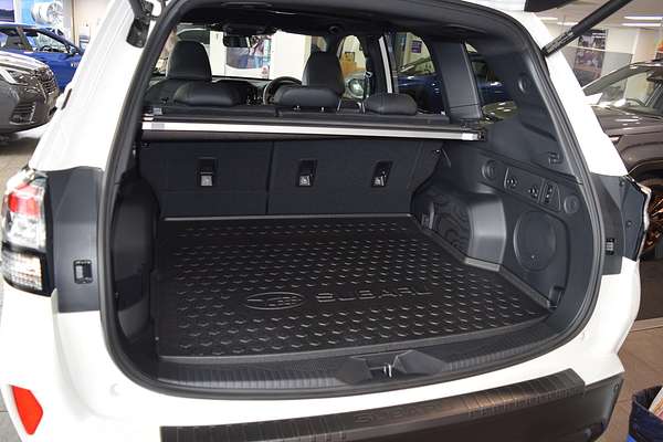 2025 Subaru Forester Hybrid Touring S6