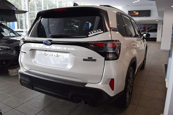 2025 Subaru Forester Hybrid Touring S6