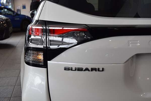 2025 Subaru Forester Hybrid Touring S6