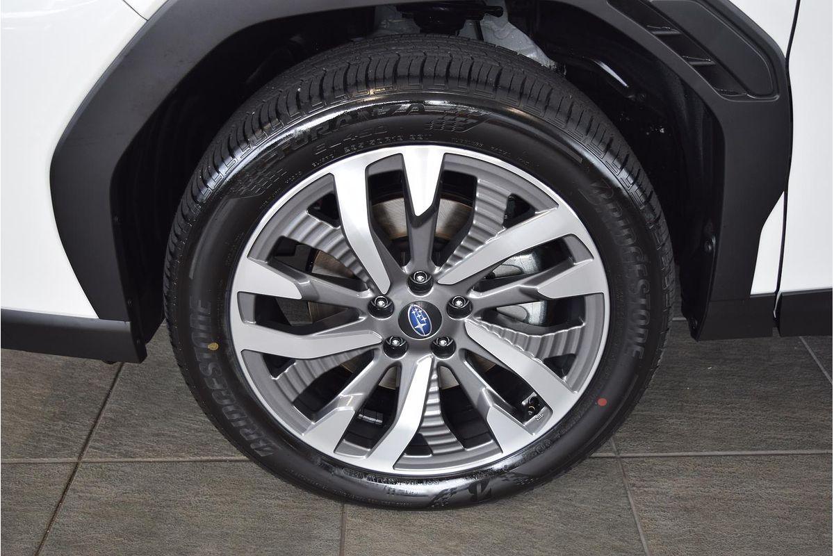 2025 Subaru Forester Hybrid Touring S6