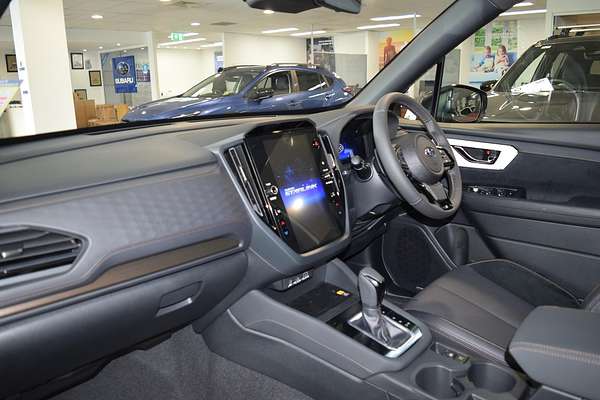 2025 Subaru Forester Hybrid Touring S6