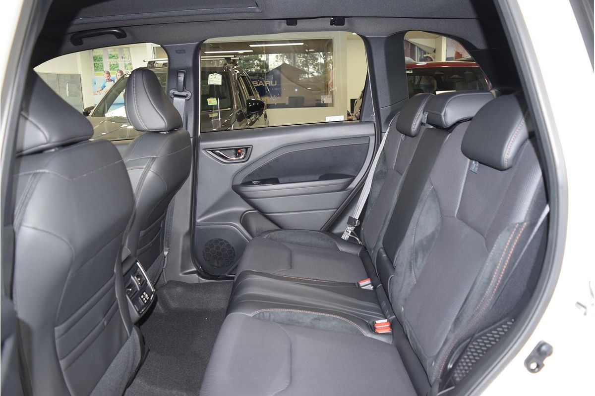 2025 Subaru Forester Hybrid Touring S6