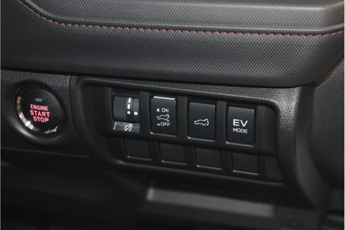 2025 Subaru Forester Hybrid Touring S6