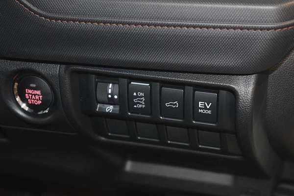2025 Subaru Forester Hybrid Touring S6