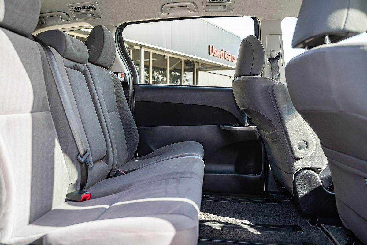 2015 Toyota Tarago GLi ACR50R