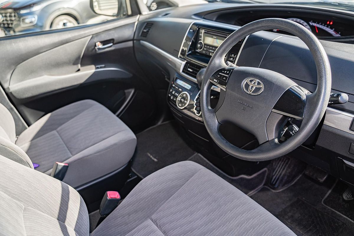 2015 Toyota Tarago GLi ACR50R