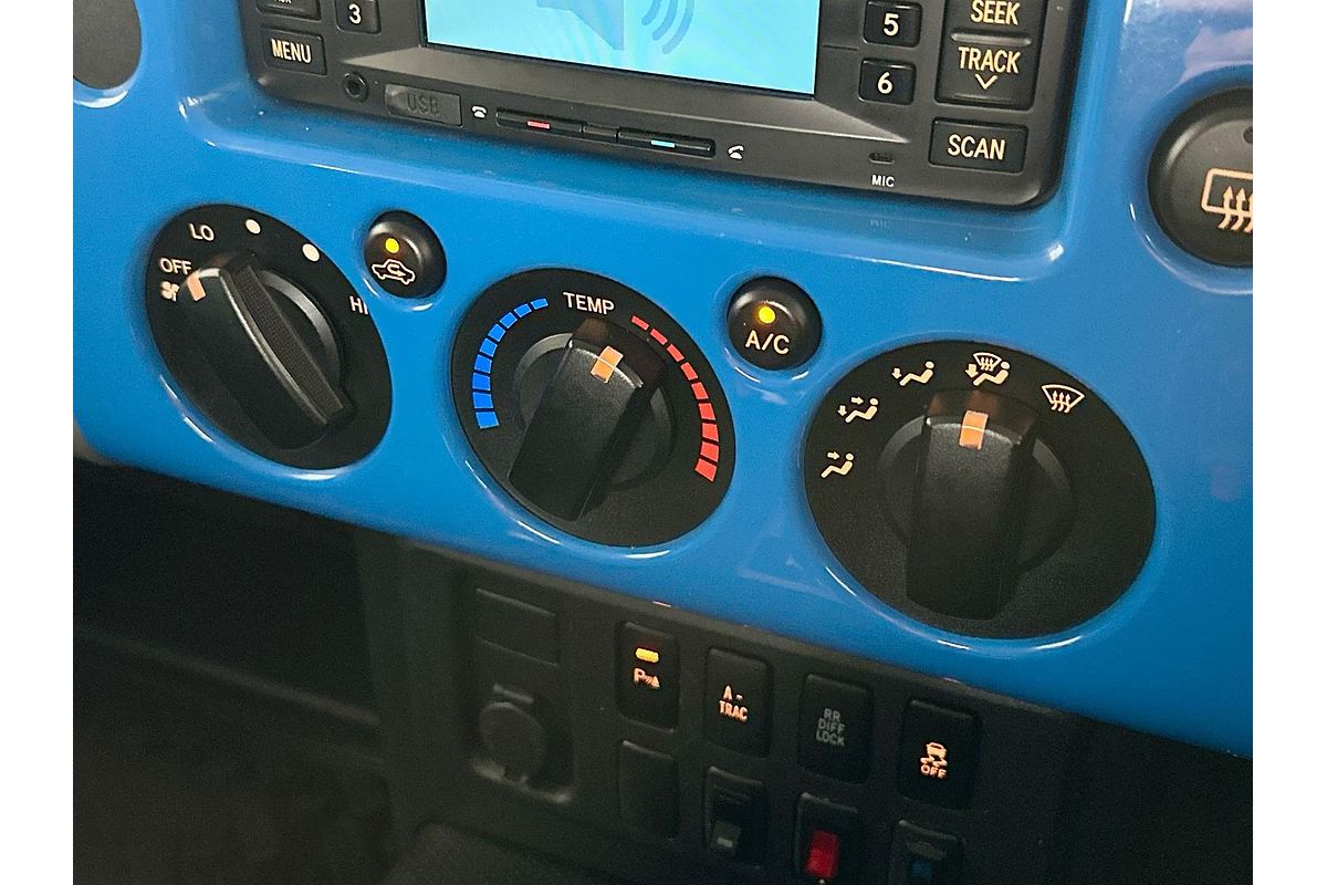 2011 Toyota FJ Cruiser GSJ15R