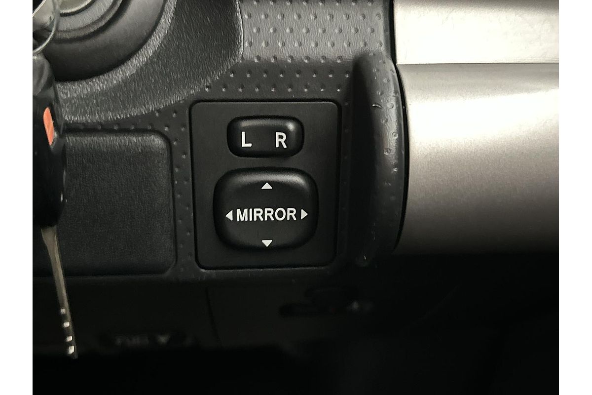 2011 Toyota FJ Cruiser GSJ15R