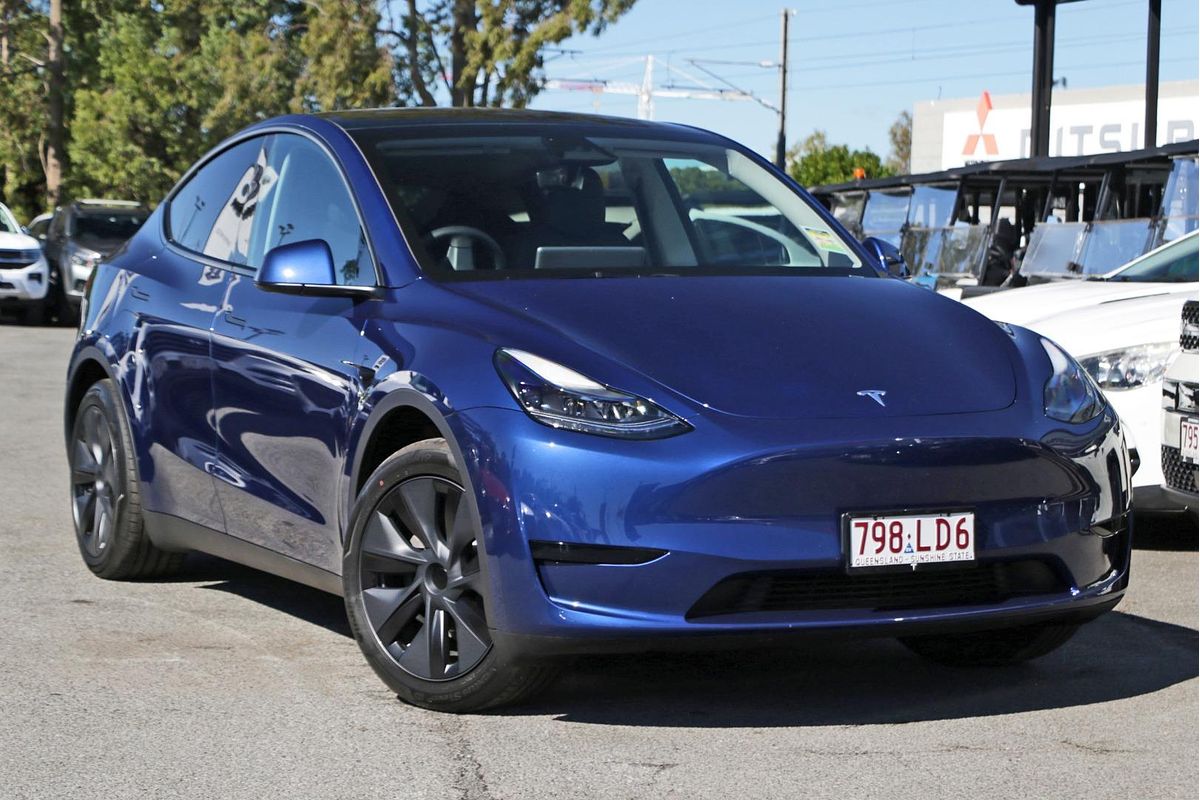 2024 Tesla Model Y Rear-Wheel Drive