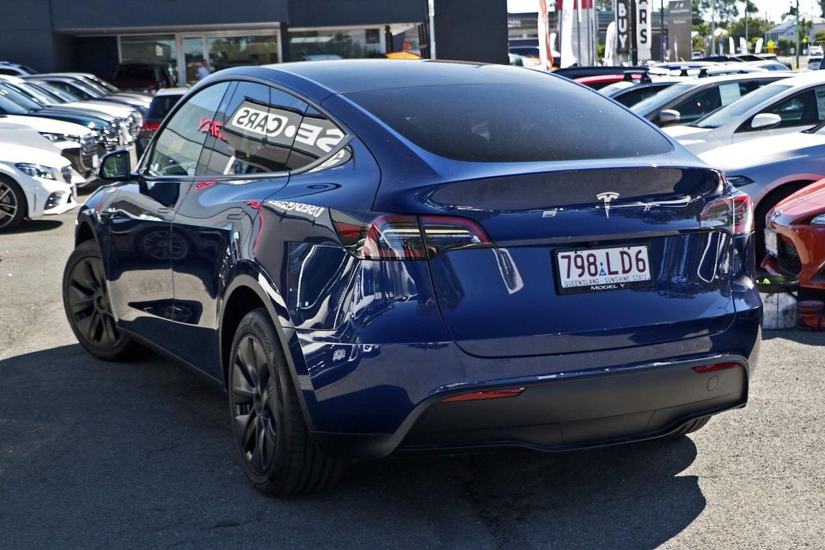 2024 Tesla Model Y Rear-Wheel Drive