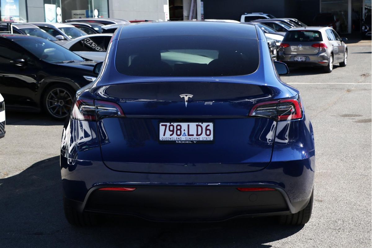 2024 Tesla Model Y Rear-Wheel Drive