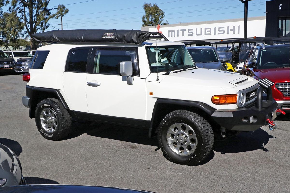 2011 Toyota FJ Cruiser GSJ15R