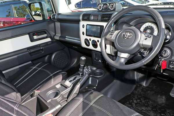 2011 Toyota FJ Cruiser GSJ15R