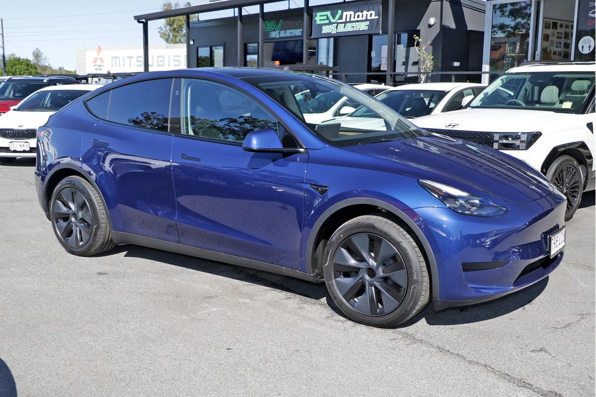 2024 Tesla Model Y Rear-Wheel Drive