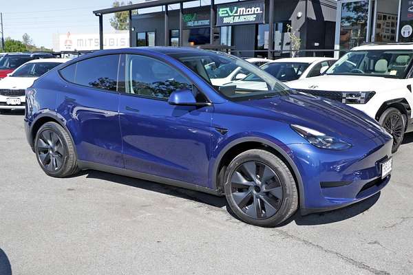 2024 Tesla Model Y Rear-Wheel Drive