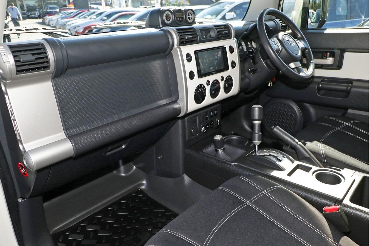 2011 Toyota FJ Cruiser GSJ15R