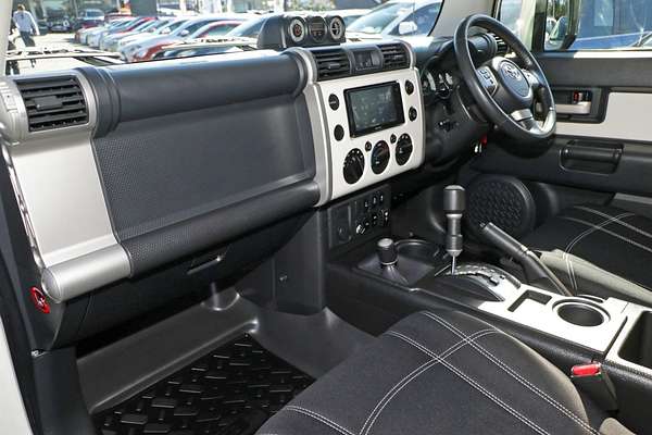 2011 Toyota FJ Cruiser GSJ15R