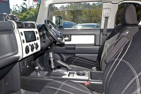 2011 Toyota FJ Cruiser GSJ15R