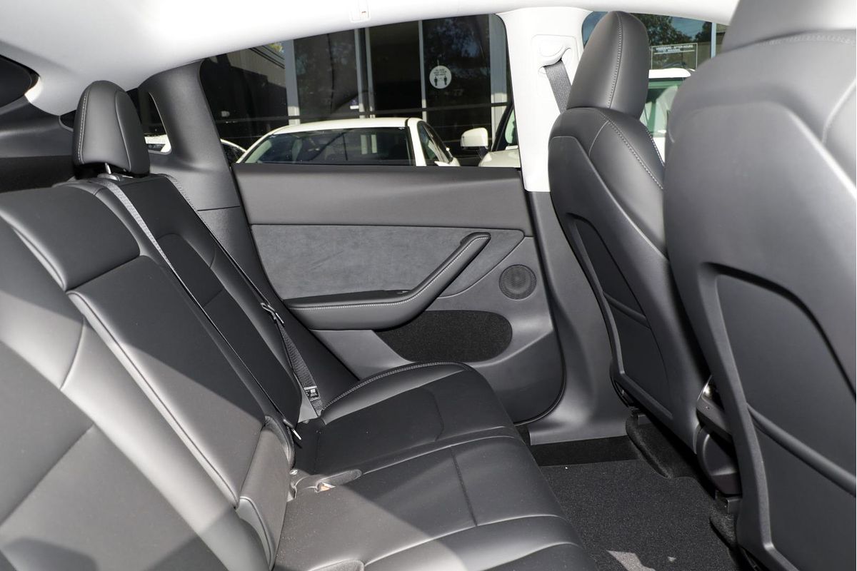 2024 Tesla Model Y Rear-Wheel Drive