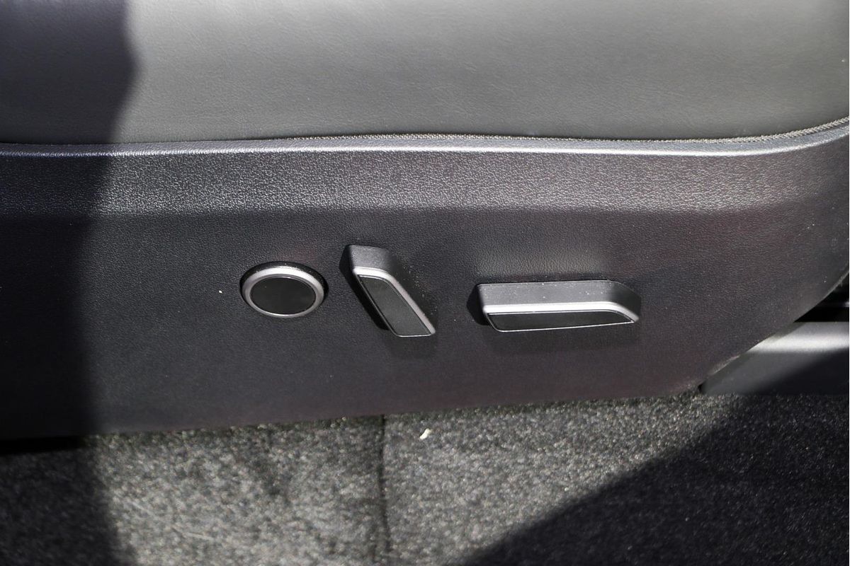 2024 Tesla Model Y Rear-Wheel Drive