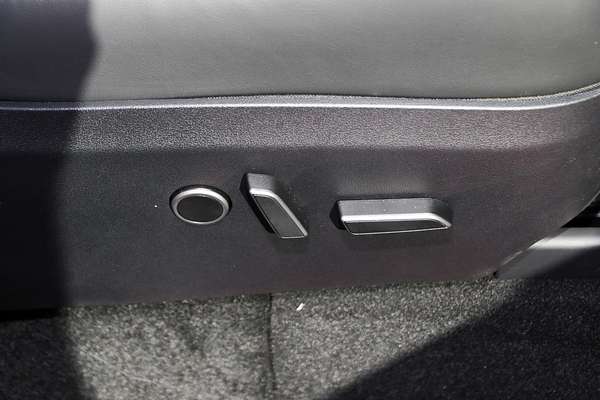2024 Tesla Model Y Rear-Wheel Drive