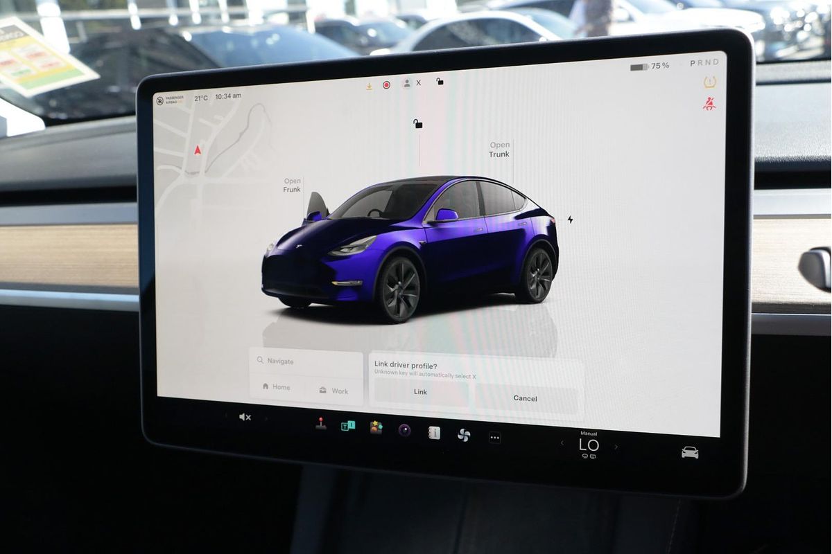 2024 Tesla Model Y Rear-Wheel Drive