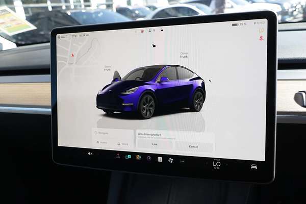2024 Tesla Model Y Rear-Wheel Drive