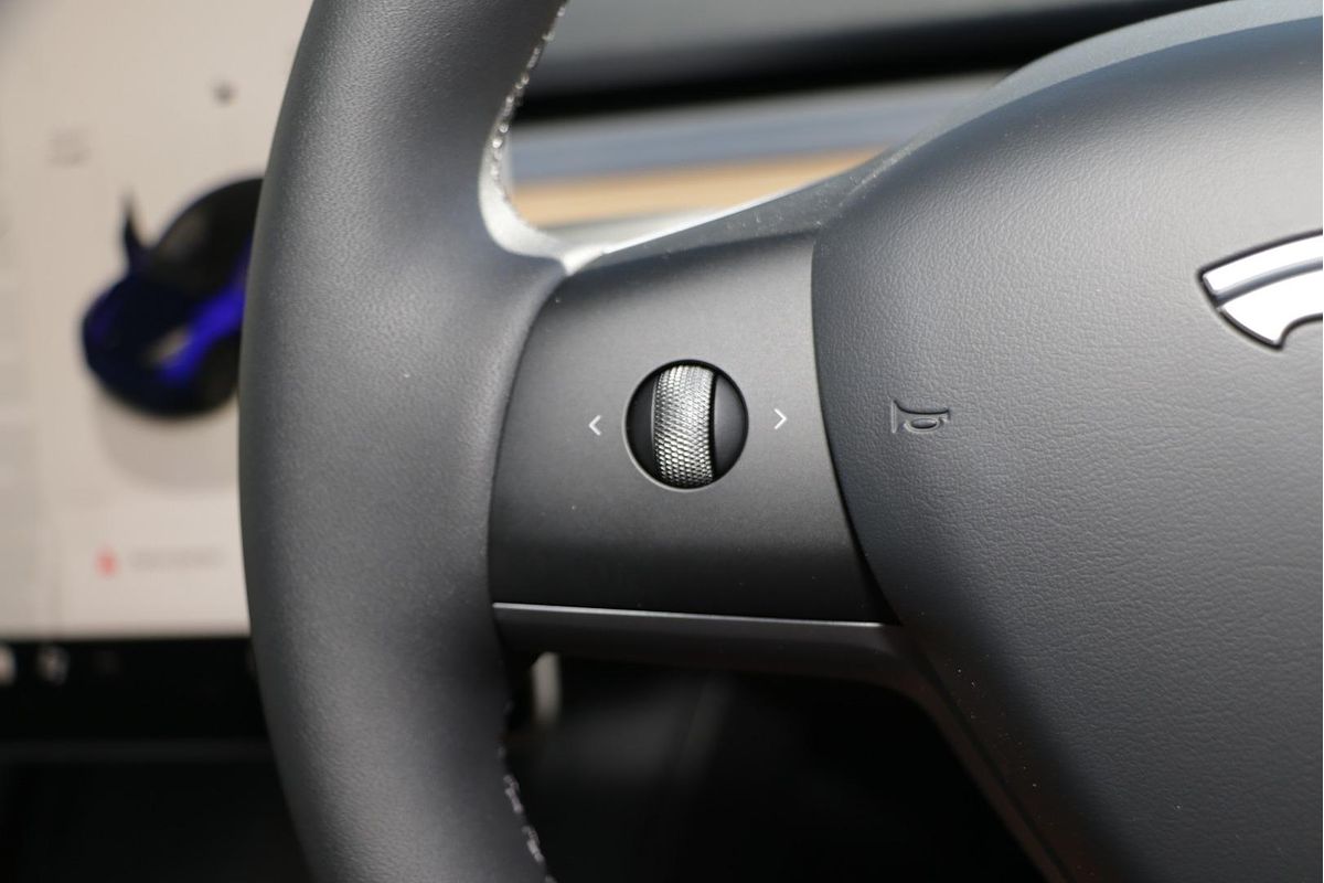 2024 Tesla Model Y Rear-Wheel Drive
