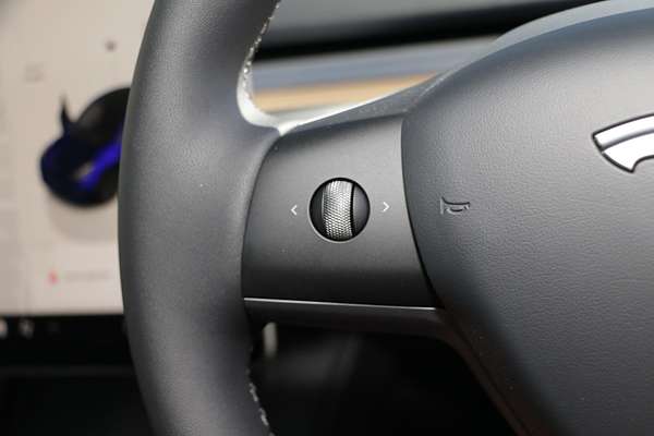 2024 Tesla Model Y Rear-Wheel Drive